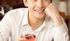 杨洋八卦最新爆料图片,揭秘幕后真相，图片曝光引热议