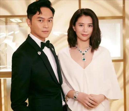 娱乐圈吃瓜爆料恋情,明星甜蜜瞬间曝光